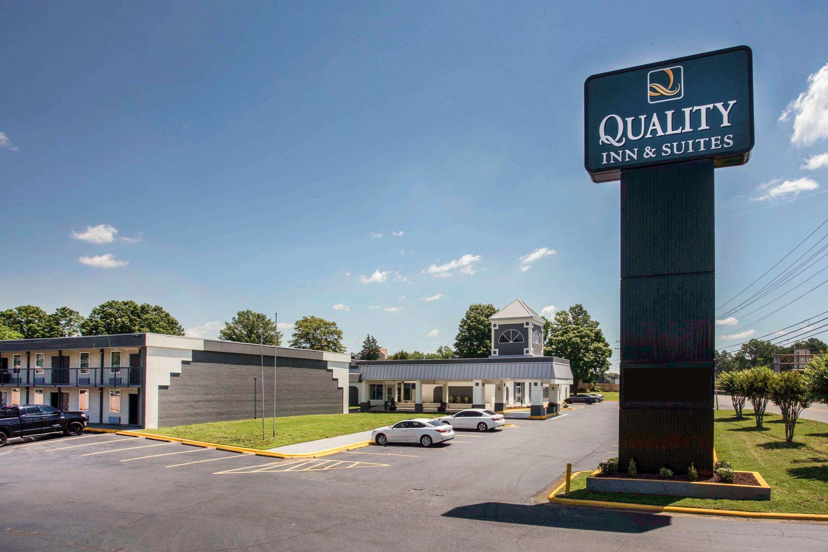 Quality Inn & Suites University Area Charlotte Exterior photo